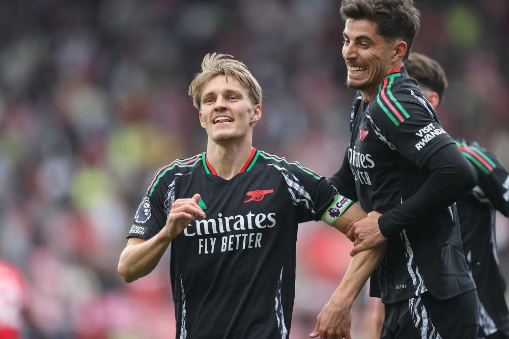 阿隆索：我现在不考虑帅位问题！萨拉赫：凯恩也曾10场进球荒！