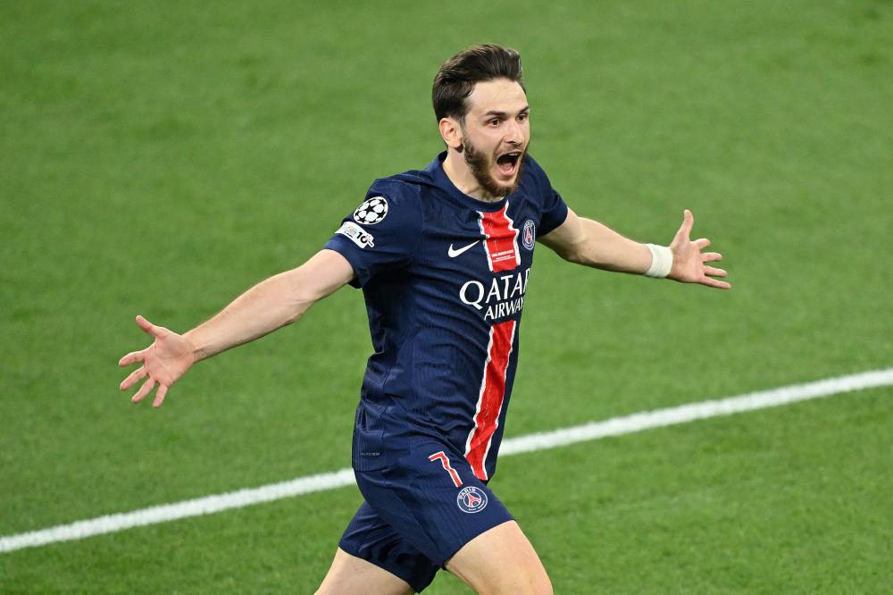 历史首次首发！埃迪vs杨瀚森跳球